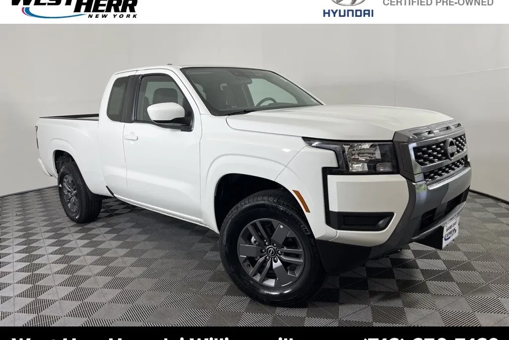 2025 Nissan Frontier SV photo 1