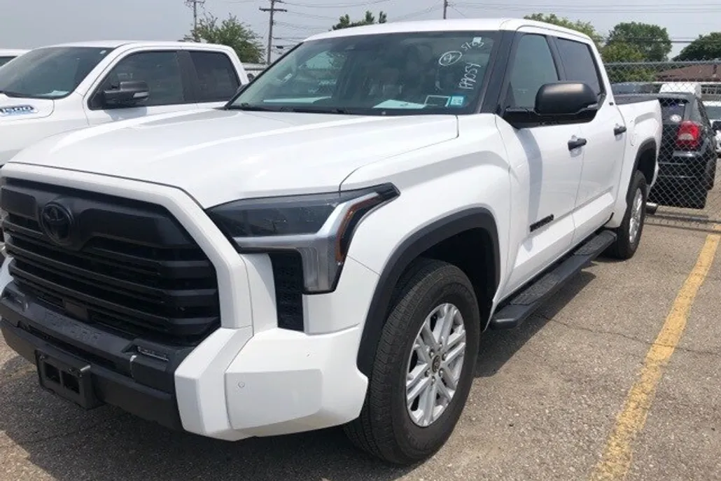 2022 Toyota Tundra SR5 photo 1