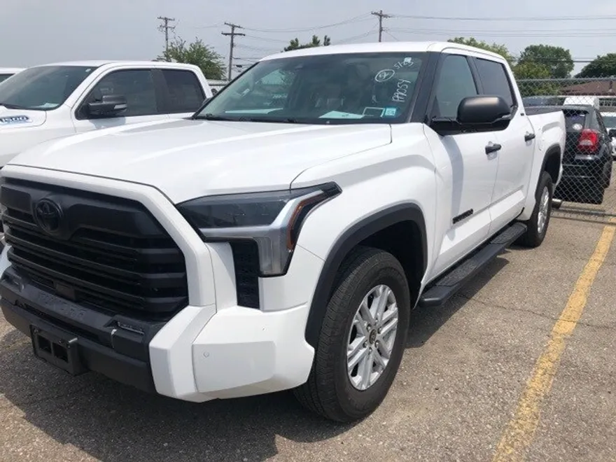 2022 Toyota Tundra SR5 photo 1