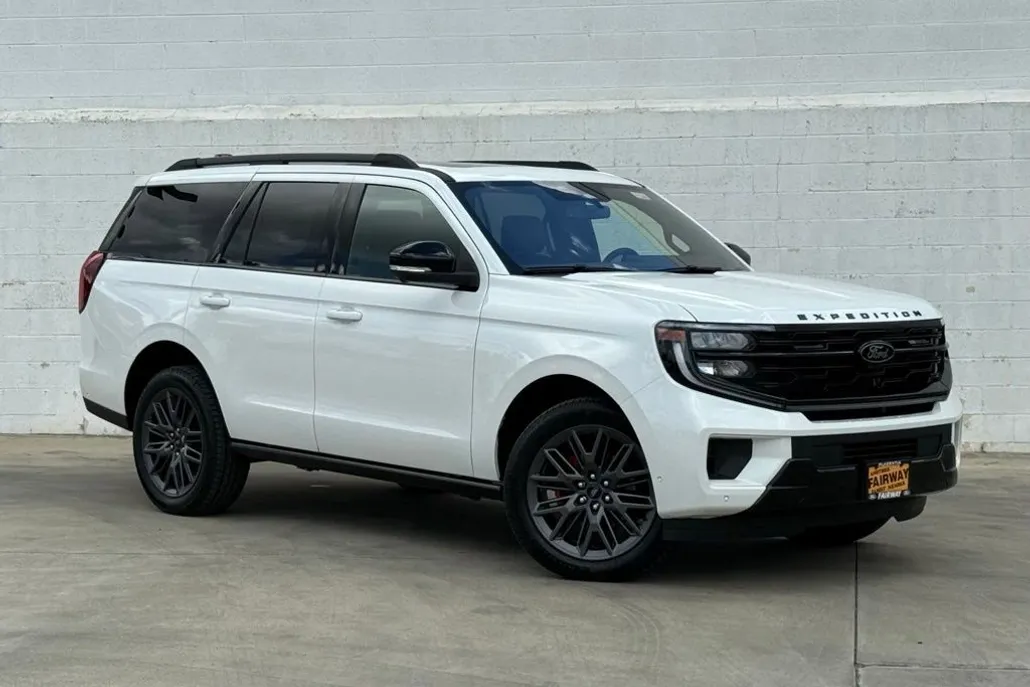 2025 Ford Expedition Platinum photo 1