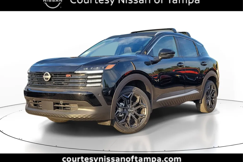 2025 Nissan Kicks SR photo 1