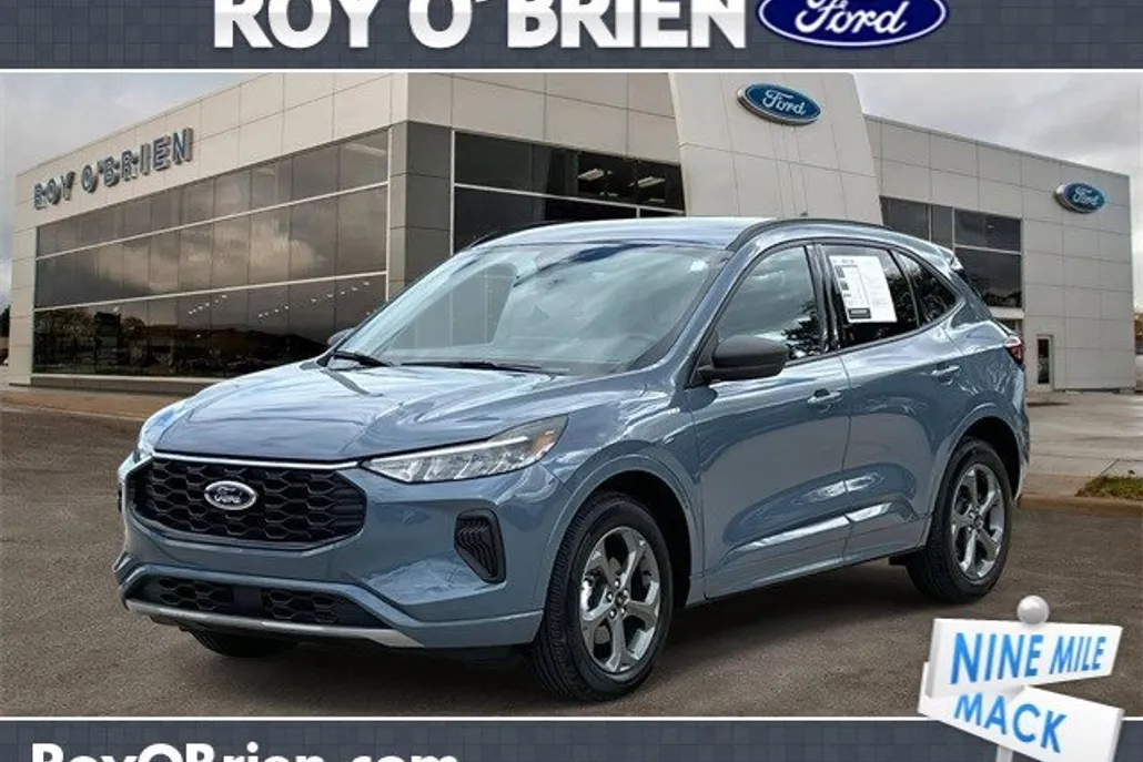 2023 Ford Escape ST-Line photo 1