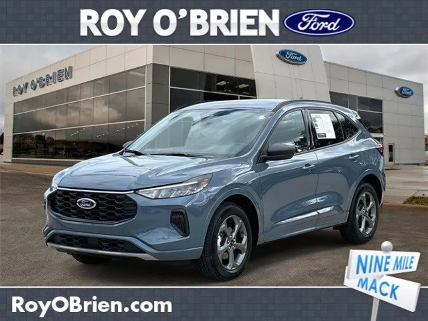 2023 Ford Escape ST-Line photo 1