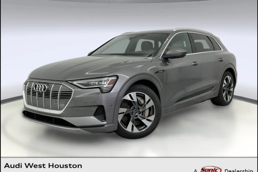 2022 Audi e-tron Premium Plus photo 1