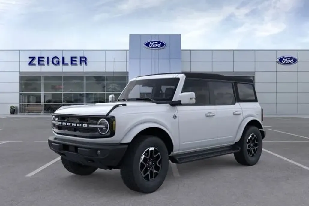 2025 Ford Bronco Outer Banks photo 1