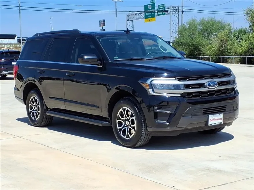 2024 Ford Expedition XLT photo 1