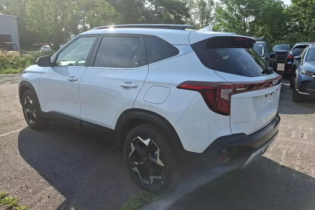2026 Kia Seltos EX photo 1