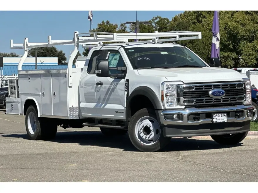 2024 Ford F-550 photo 1