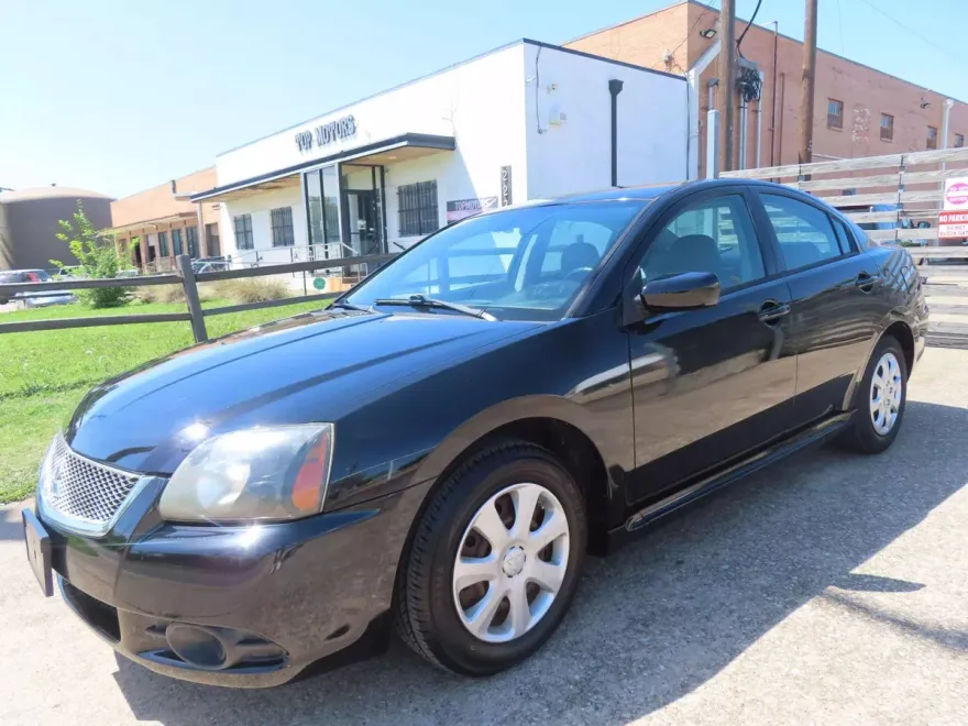 2010 Mitsubishi Galant photo 1