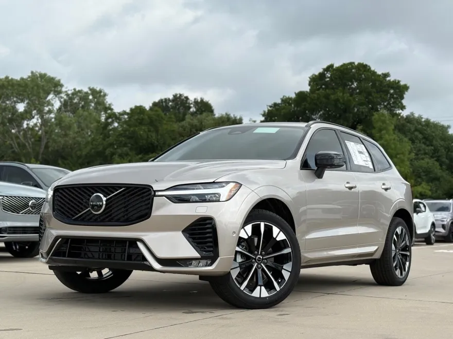 2026 Volvo XC60 B5 Plus photo 1