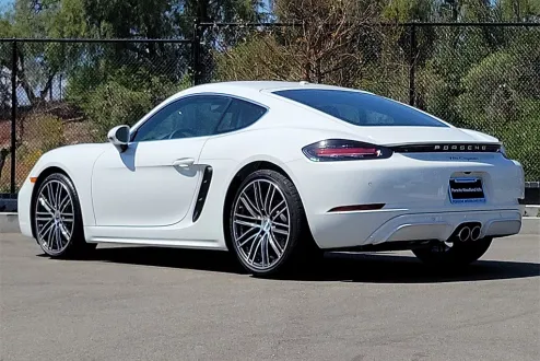 2025 Porsche Cayman photo 3