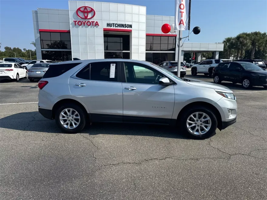 2021 Chevrolet Equinox LT photo 1