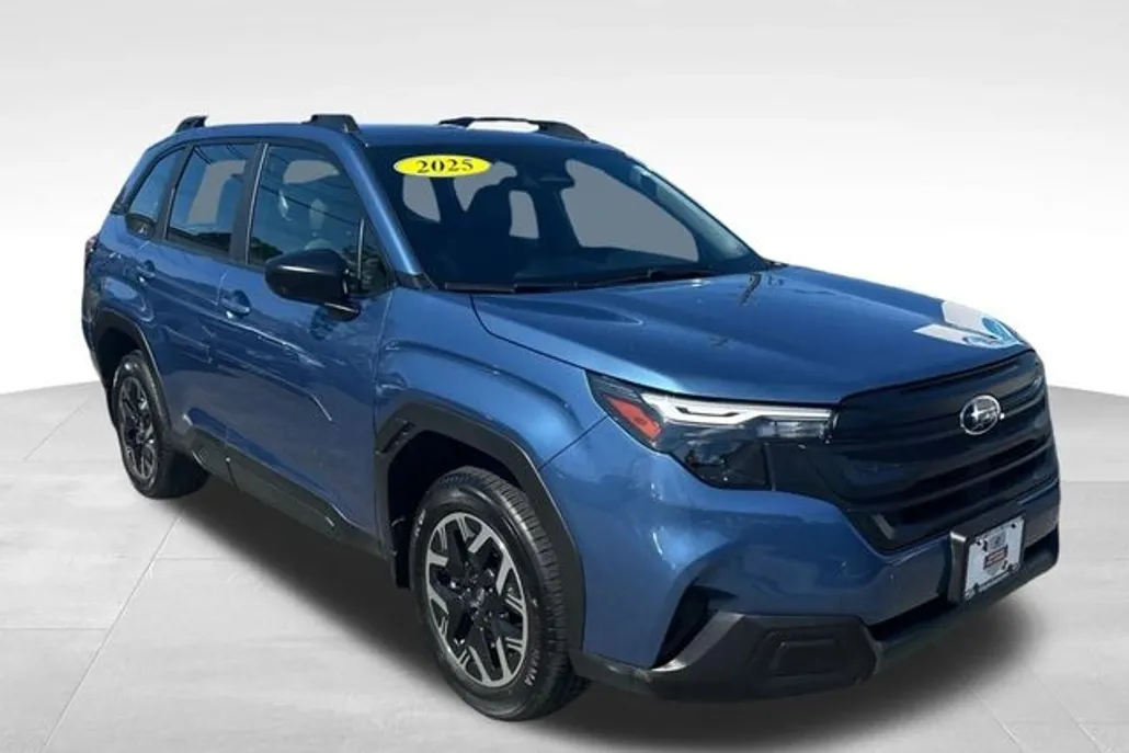 2025 Subaru Forester Base photo 1