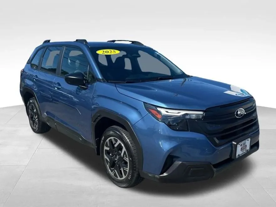 2025 Subaru Forester Base photo 1