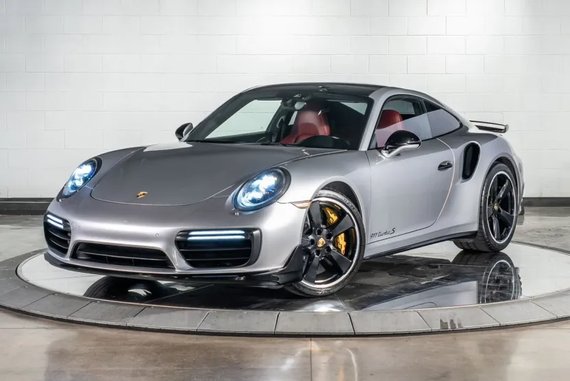 2017 Porsche 911 Turbo S photo 1