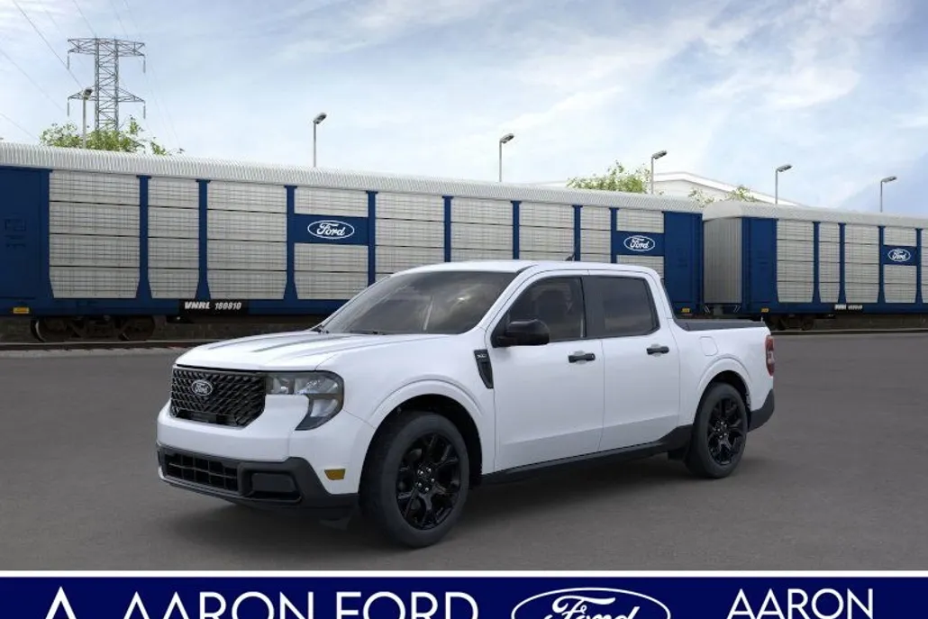 2025 Ford Maverick XLT photo 1
