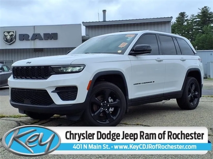 2023 Jeep Grand Cherokee Altitude photo 1