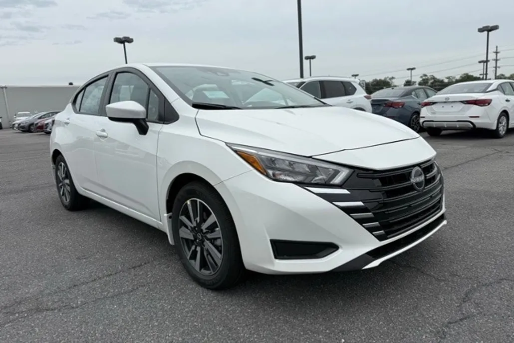 2025 Nissan Versa SV photo 1
