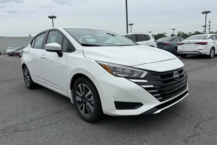 2025 Nissan Versa SV photo 1