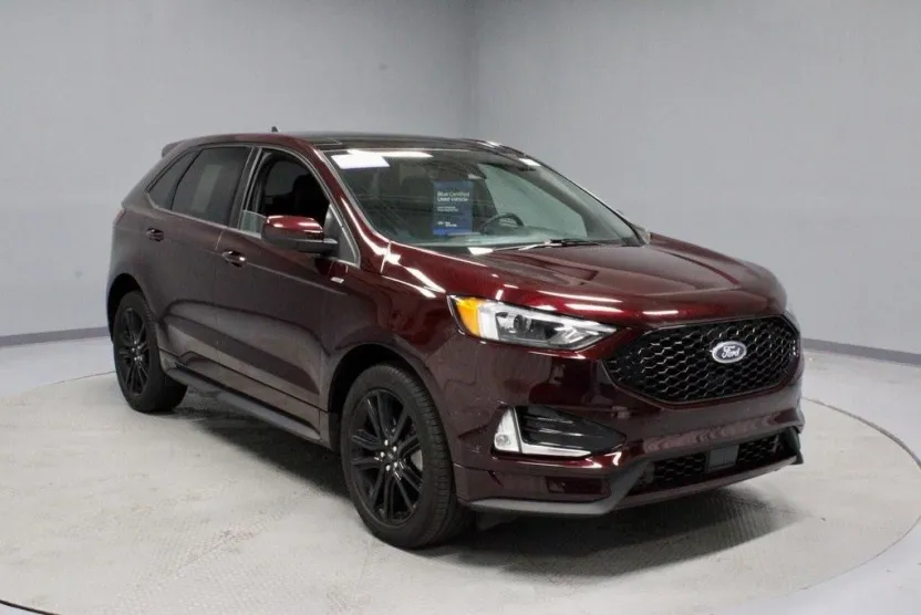 2023 Ford Edge ST photo 1