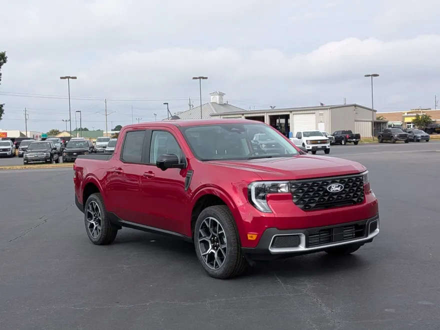 2025 Ford Maverick Lariat photo 1