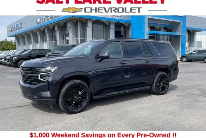 2022 Chevrolet Suburban RST photo 1