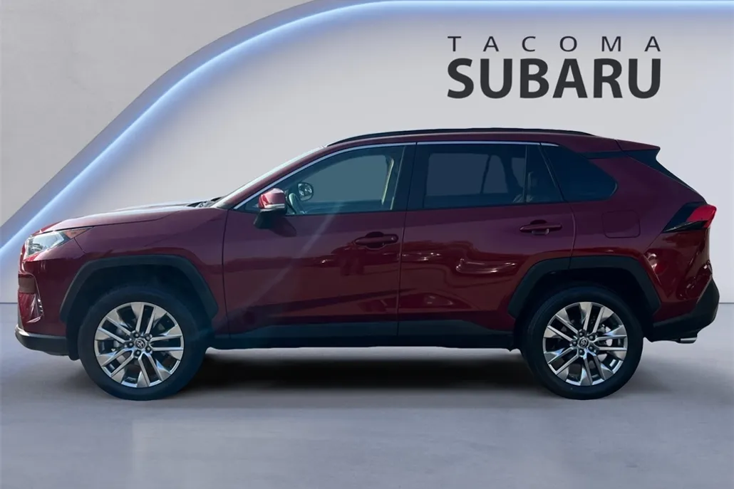 2021 Toyota RAV4 XLE Premium photo 1