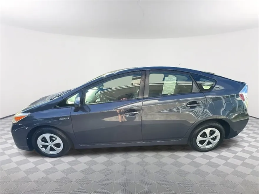 2015 Toyota Prius Two photo 1