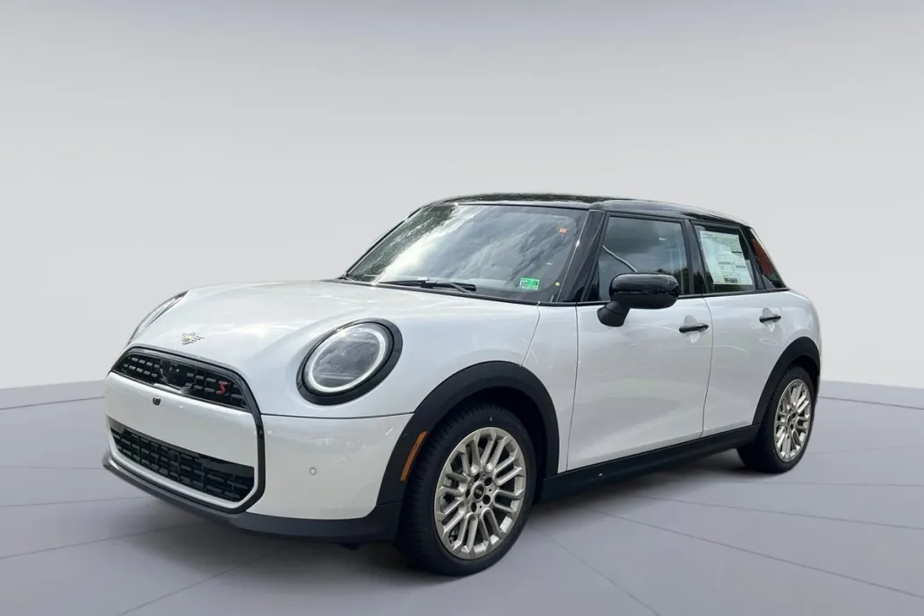 2026 Mini Cooper S Iconic photo 1
