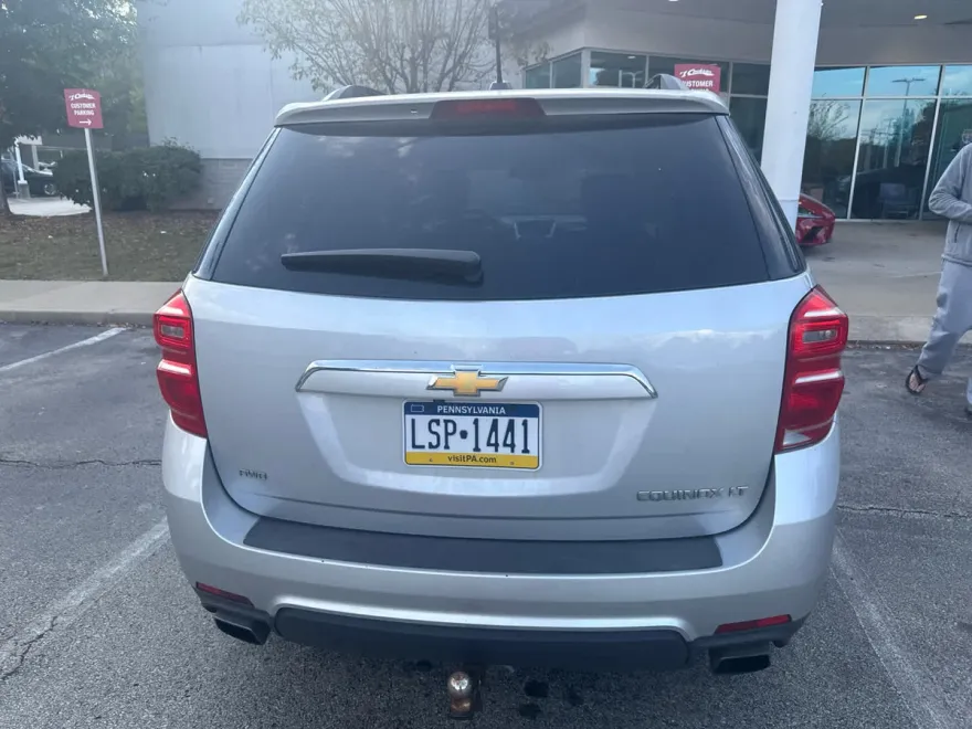 2016 Chevrolet Equinox LT photo 1