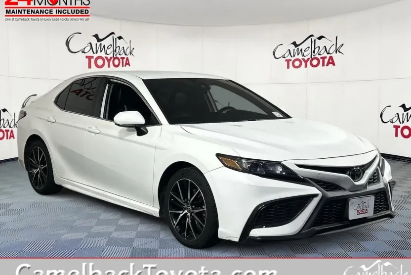 2021 Toyota Camry SE photo 1