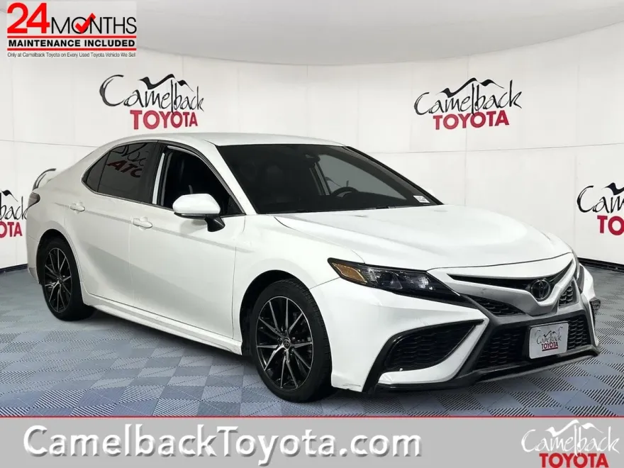 2021 Toyota Camry SE photo 1