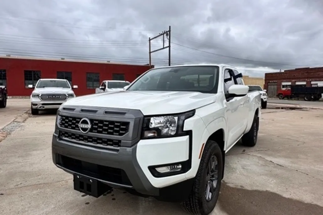 2025 Nissan Frontier SV photo 1