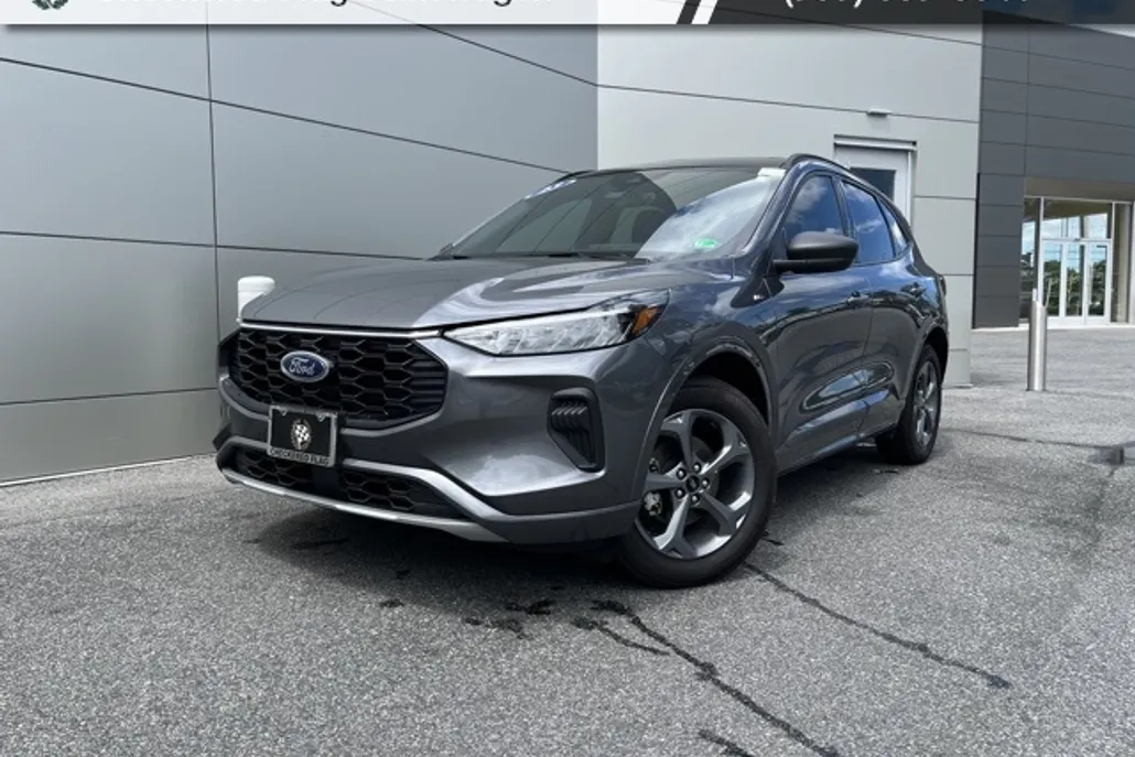 2023 Ford Escape ST-Line photo 1