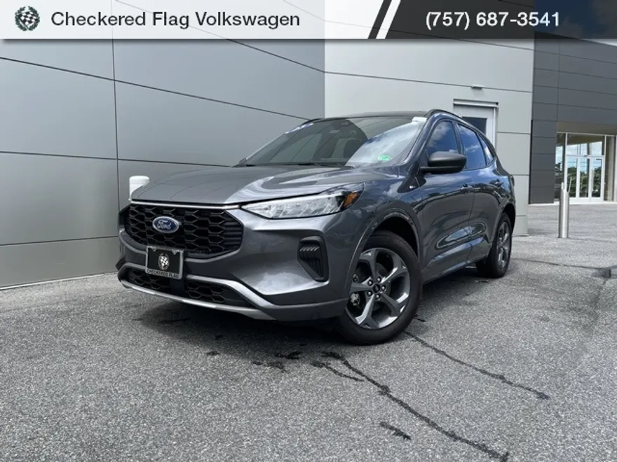 2023 Ford Escape ST-Line photo 1