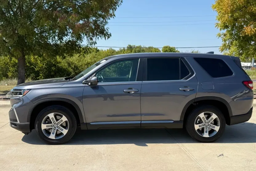 2024 Honda Pilot EX-L photo 1