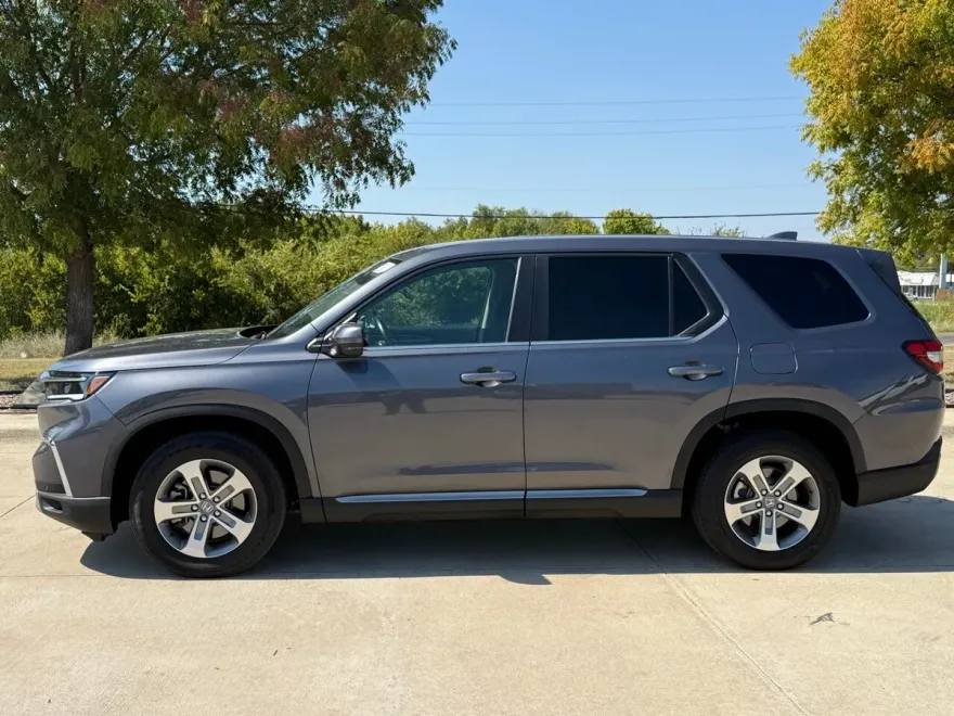 2024 Honda Pilot EX-L photo 1