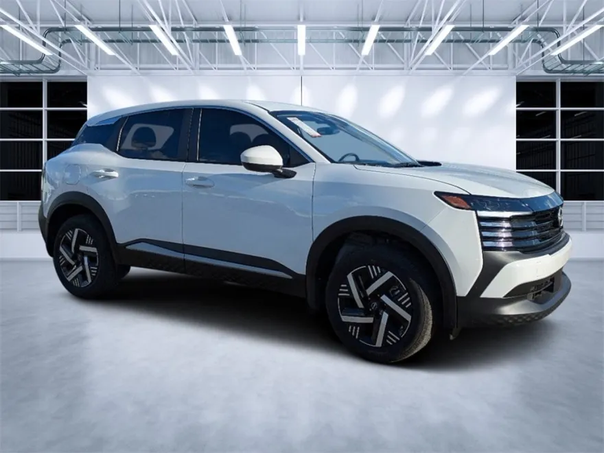 2025 Nissan Kicks SV photo 1