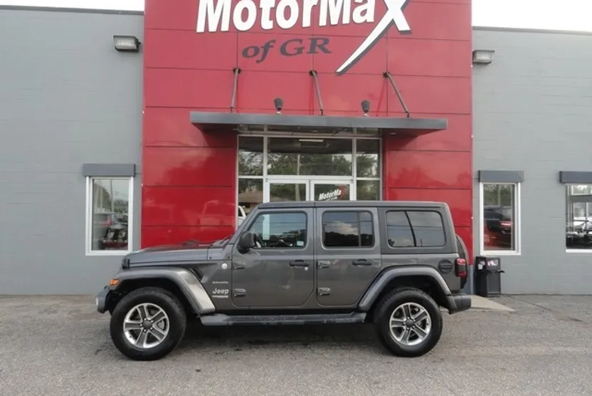2018 Jeep Wrangler Unlimited Sahara photo 1