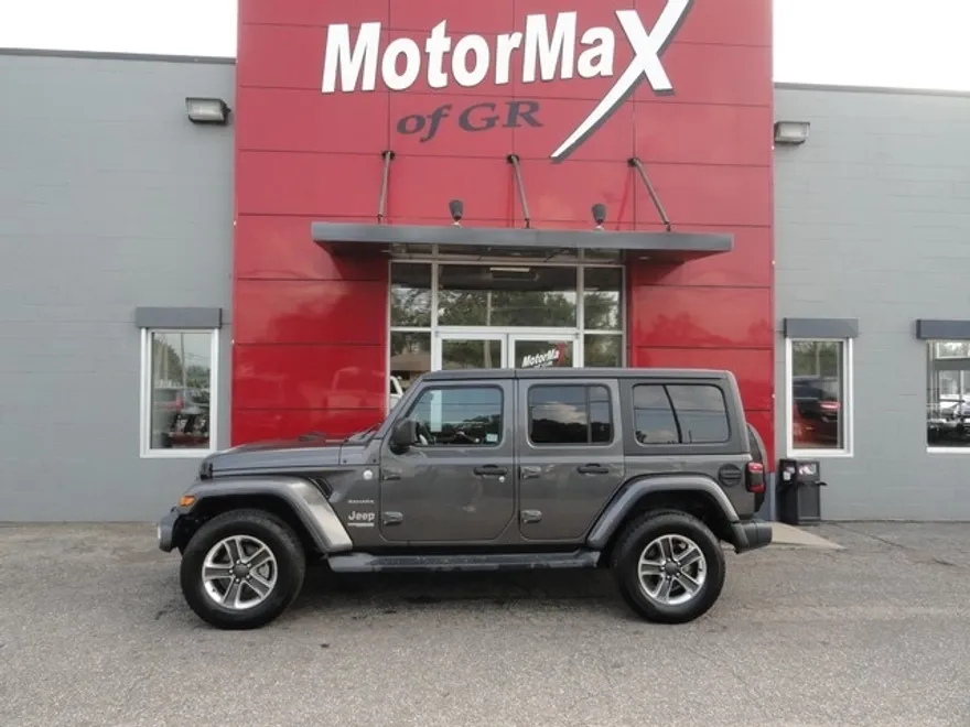 2018 Jeep Wrangler Unlimited Sahara photo 1