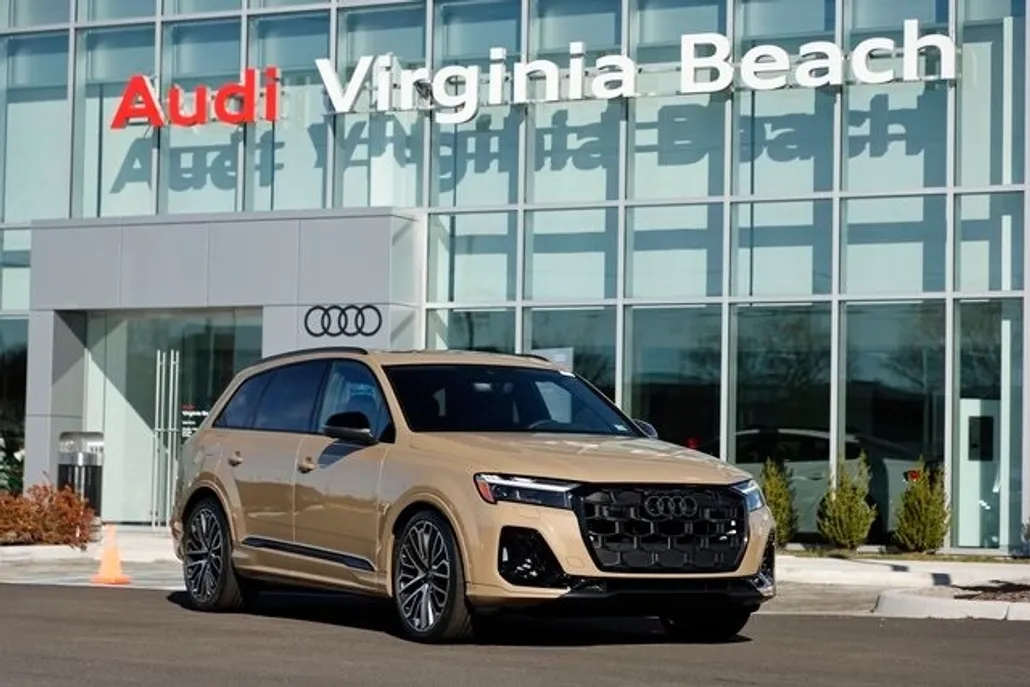2025 Audi SQ7 Premium Plus photo 1