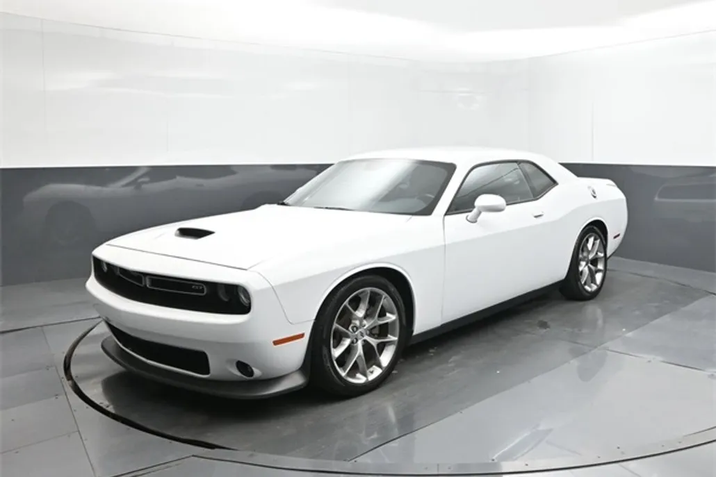 2022 Dodge Challenger GT photo 1