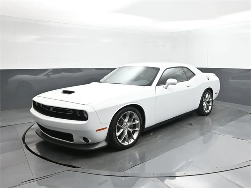 2022 Dodge Challenger GT photo 1