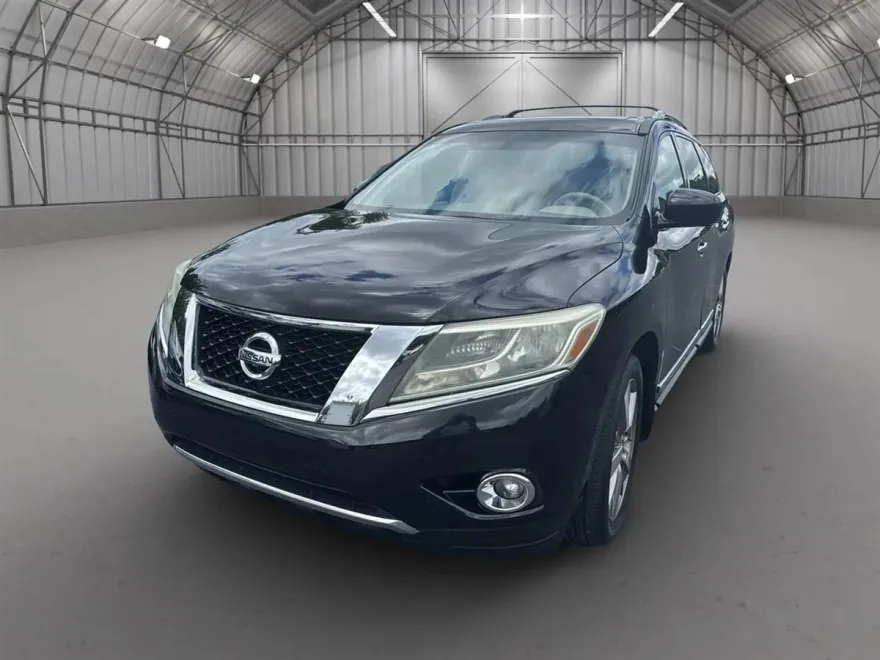 2014 Nissan Pathfinder Platinum photo 1