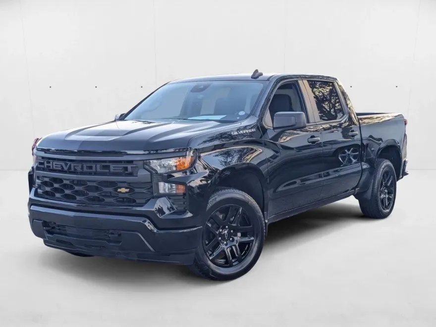 2024 Chevrolet Silverado 1500 Custom photo 1
