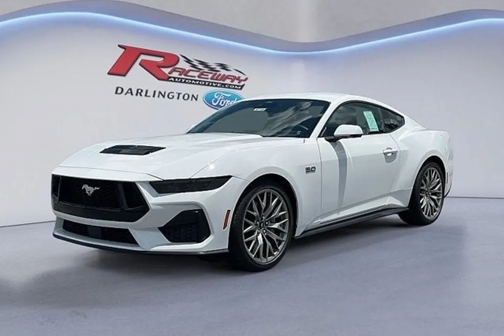 2025 Ford Mustang GT Premium photo 1