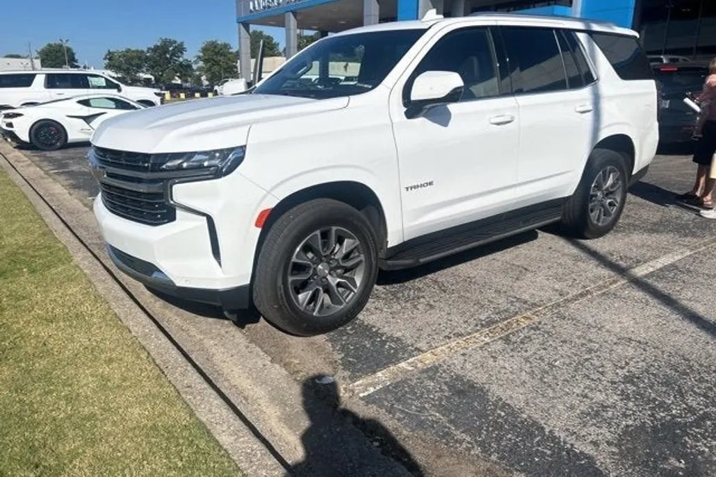 2023 Chevrolet Tahoe LT photo 1