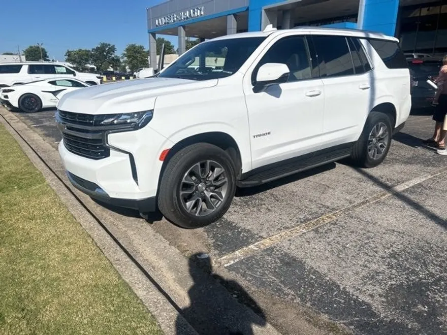 2023 Chevrolet Tahoe LT photo 1