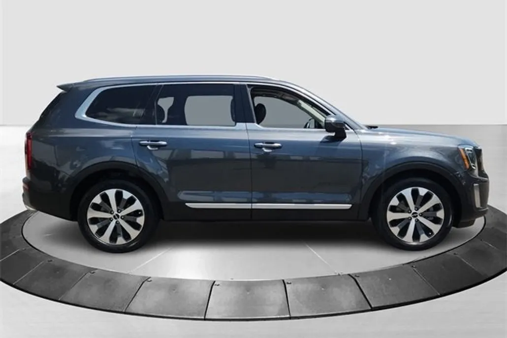 2022 Kia Telluride S photo 1