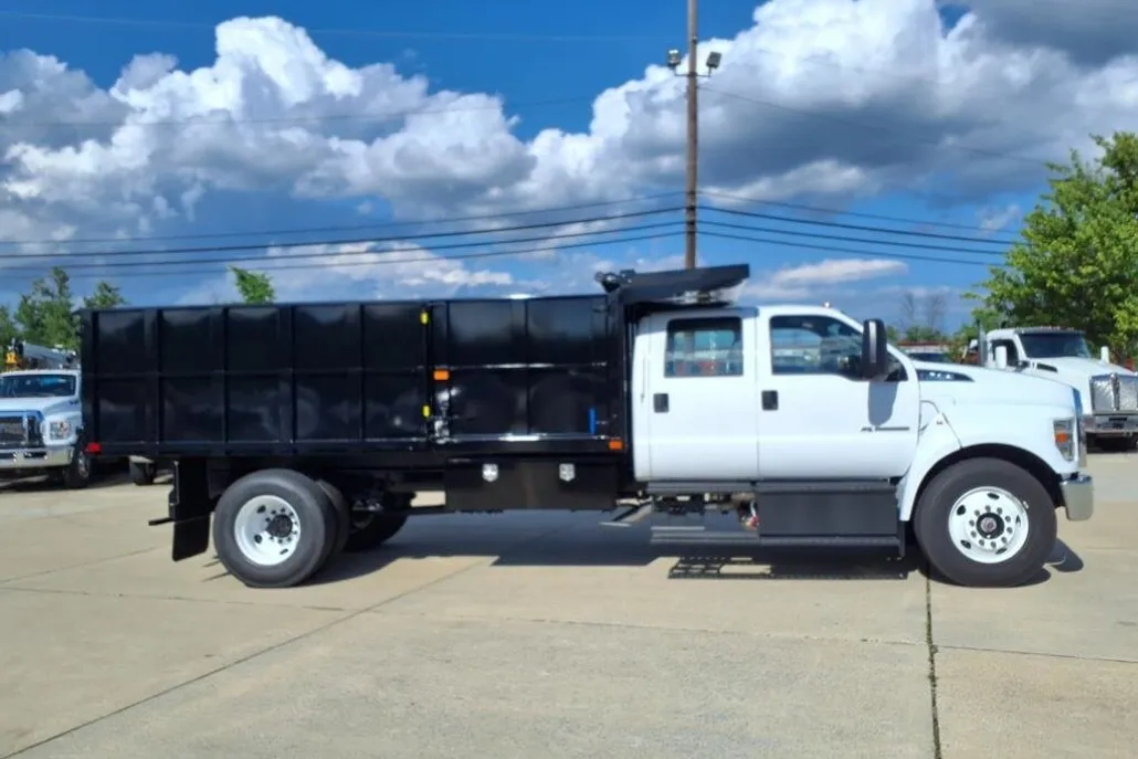 2026 Ford F-650 Base photo 1